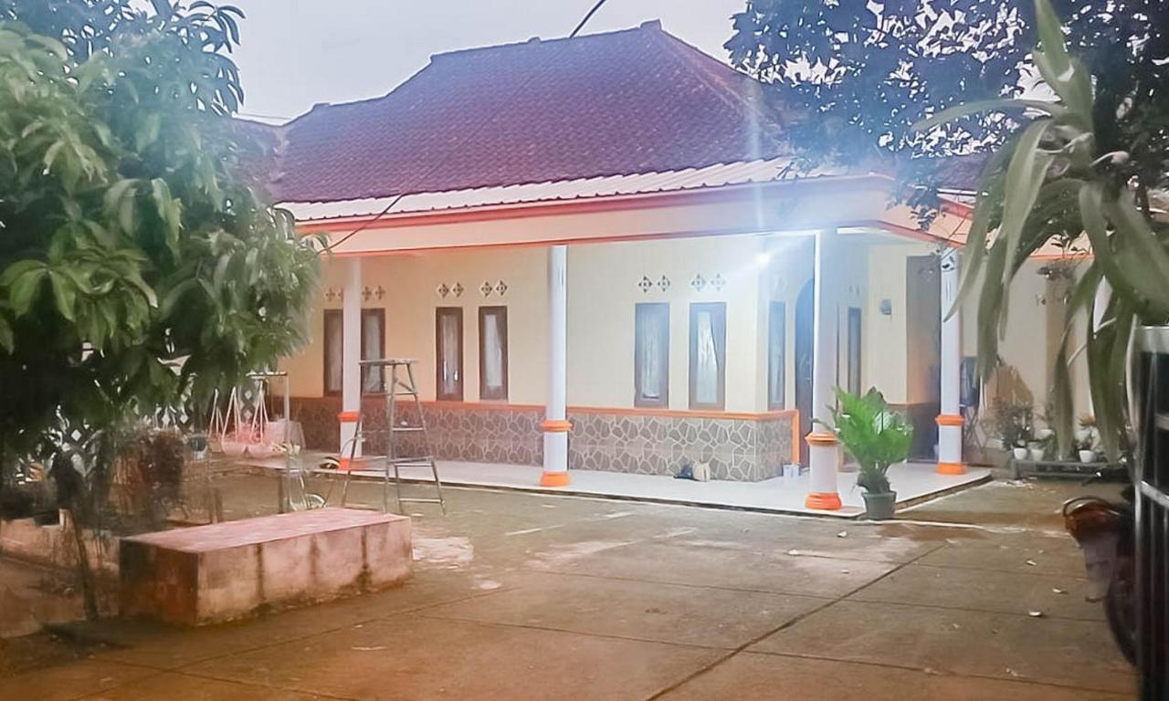 Homestay Bukit Pamoyanan 2 Redpartner Bukanagara Exterior photo